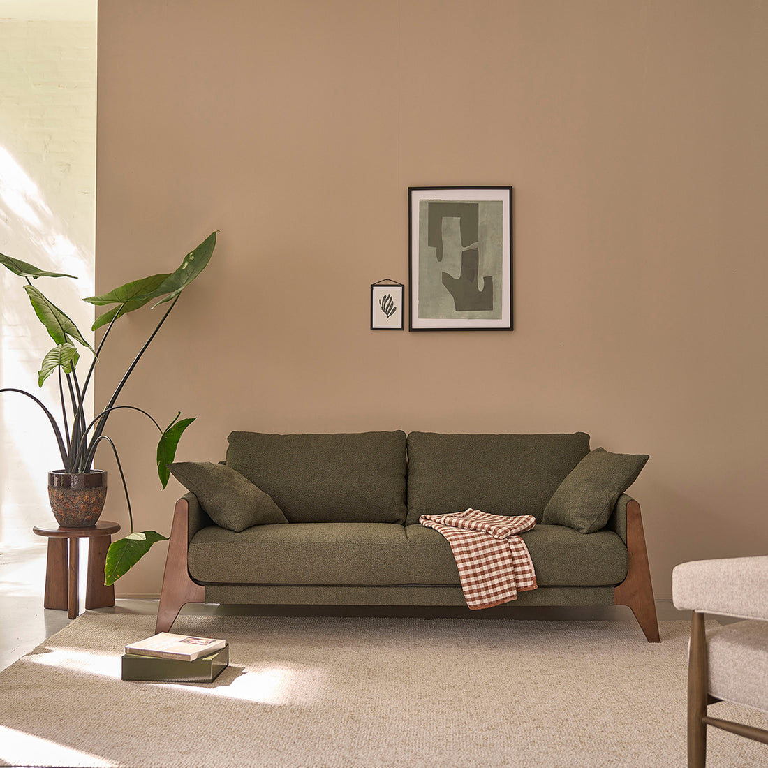 ONDINE - Gerades 3-Sitzer-Sofa aus Massivholz und khakifarbenem Bouclé-Stoff