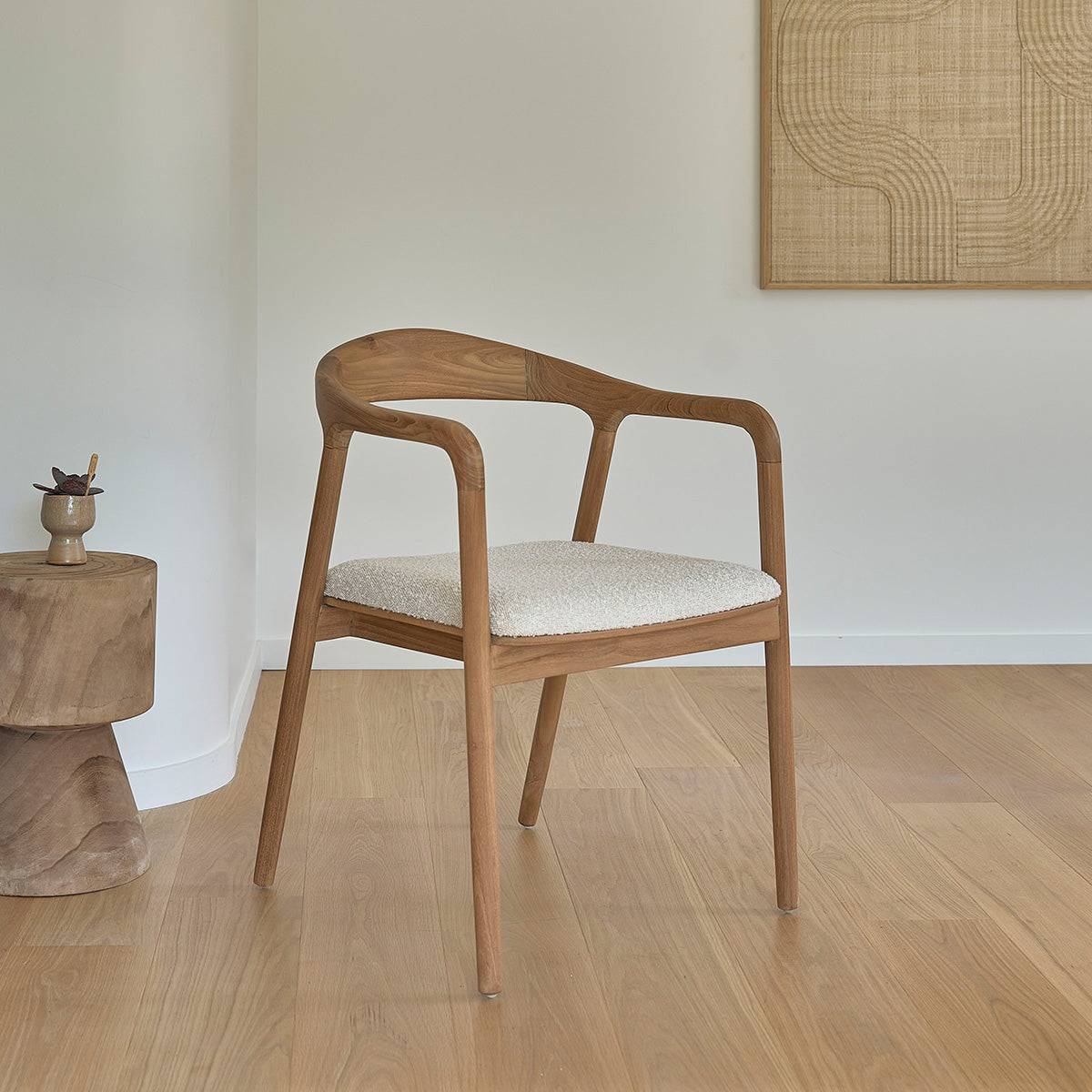 AMBRE - Set aus 2 Stühlen aus massivem Teakholz mit Boucle-Sitz