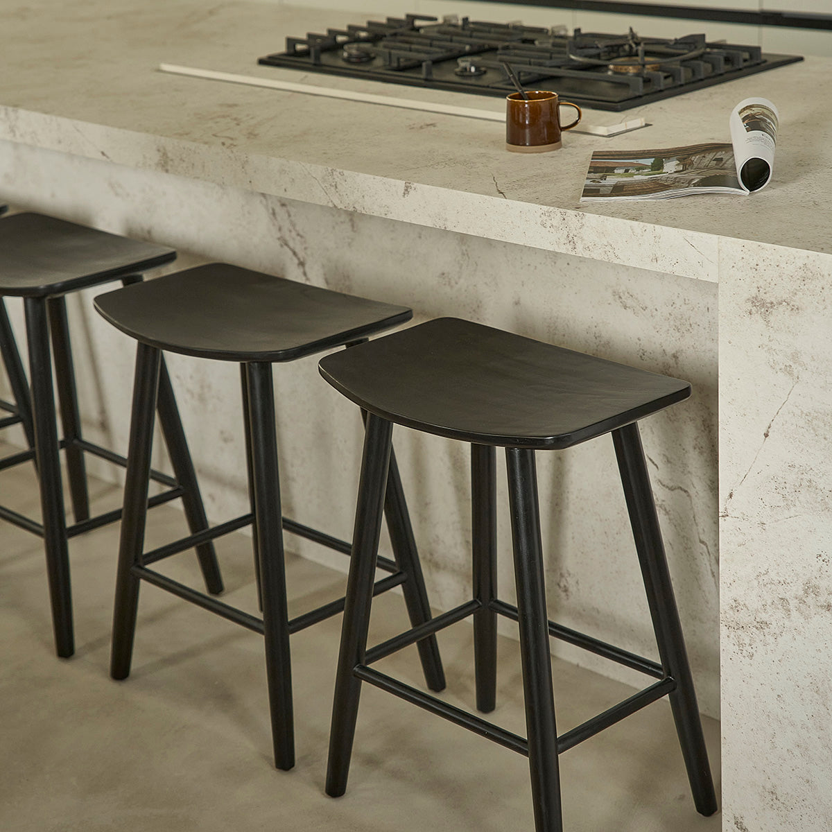 1816-tabouret_de_bar_en_teck_massif_noir_75_cm-09.jpg