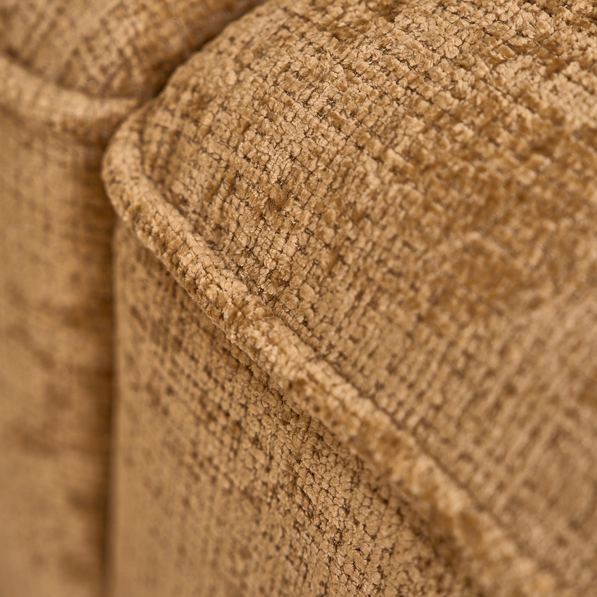 HECTOR - Gerades 3-Sitzer-Sofa aus strukturiertem Samt in der Farbe ocker