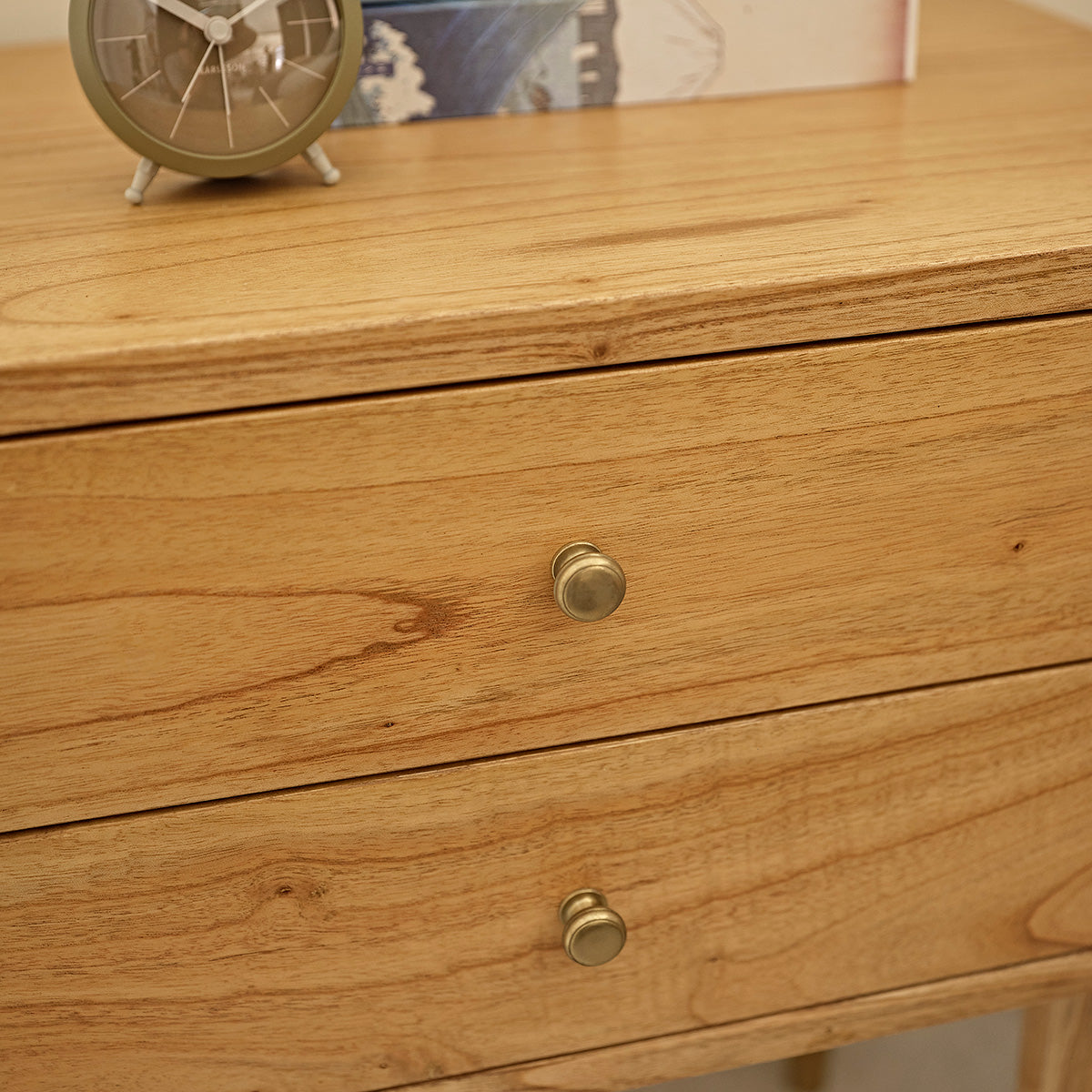 PIA - Nachttisch aus massivem Mindi 60 cm