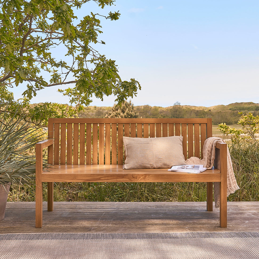 MALTE - Gartenbank aus massivem Teakholz 160 cm 