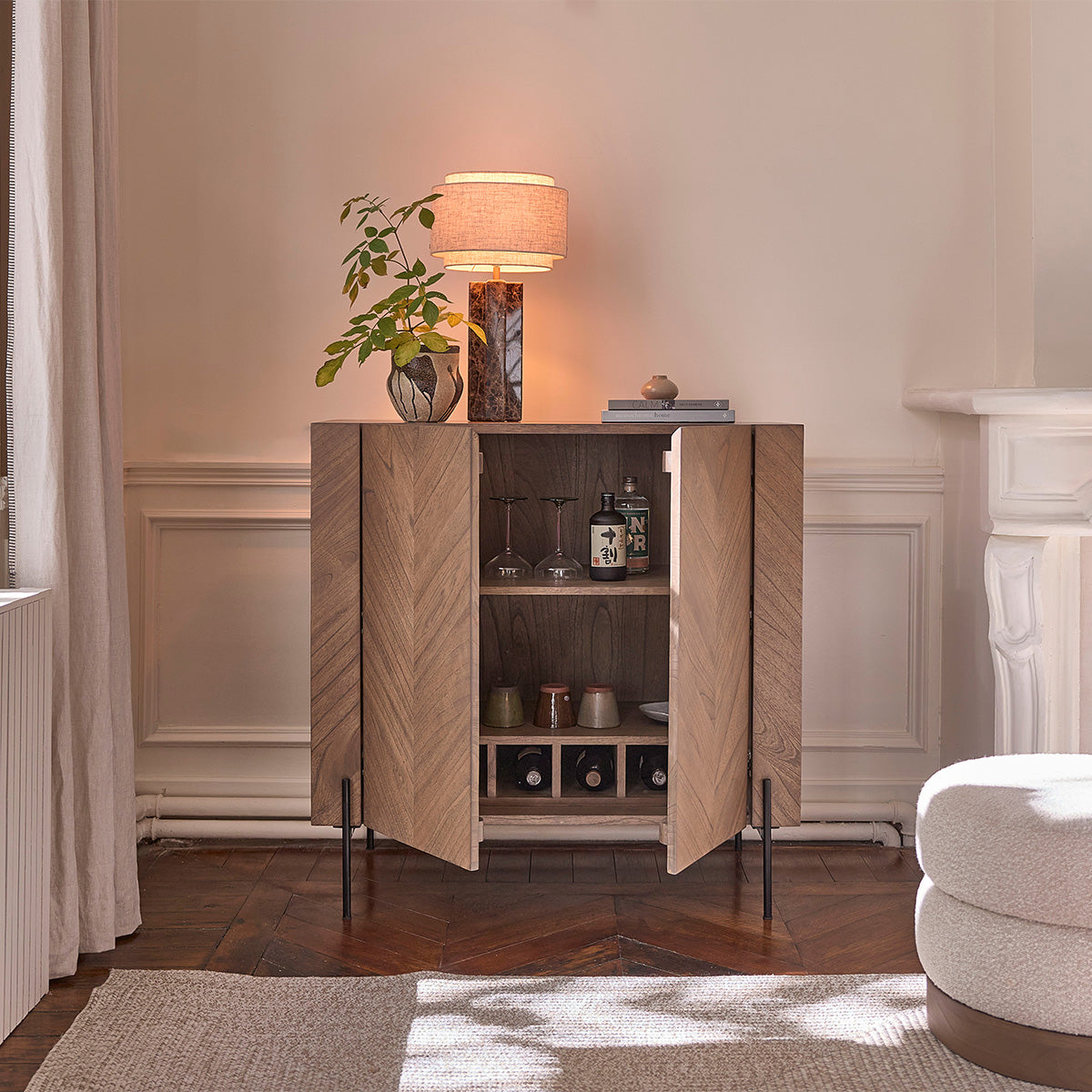 CALIX - Barmöbel aus massivem Mindi und Metall mit Nussbaum-Oberfläche 100 cm