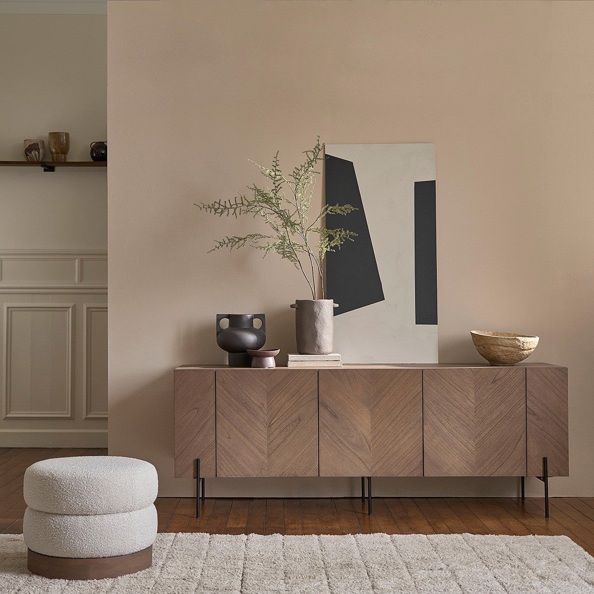 TANE - Hocker aus massivem Mindi und weißem Bouclé-Stoff Ø55 cm