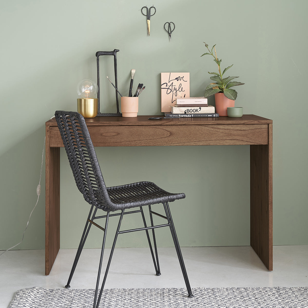 MILO - Konsole aus massivem Mindi in Walnuss-Finish 120 cm