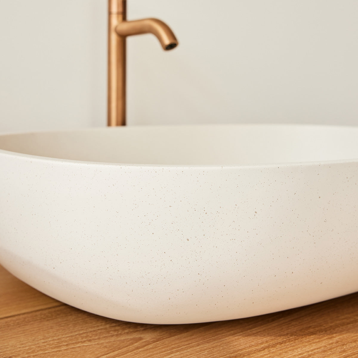 LENA - Ovale Waschbecken aus Beton in Beige 50cm