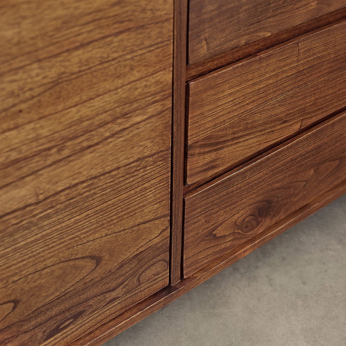 MILO - Buffet aus massivem Mindi in Walnuss-Finish 180 cm