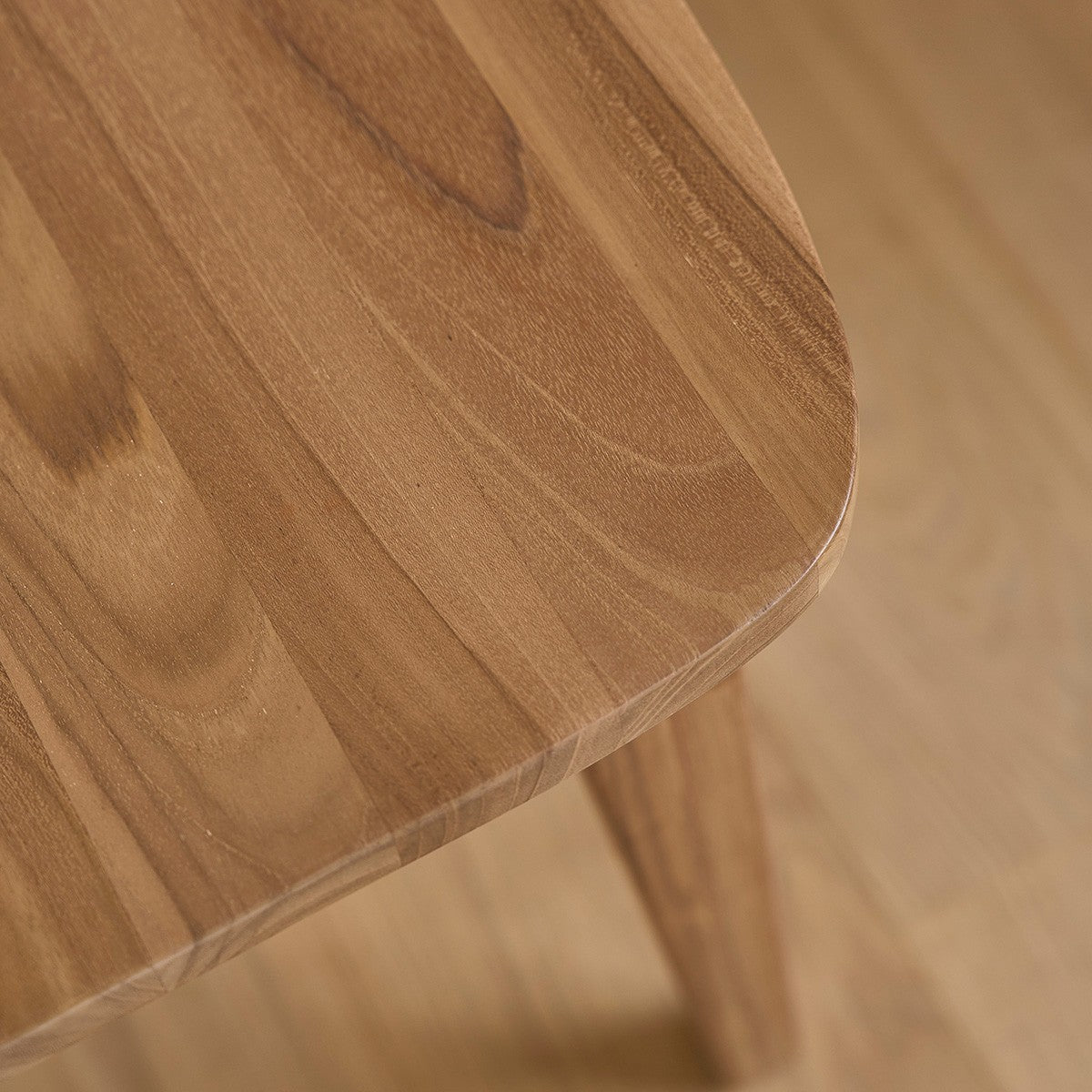 ADELE - Stuhl aus massivem Teakholz