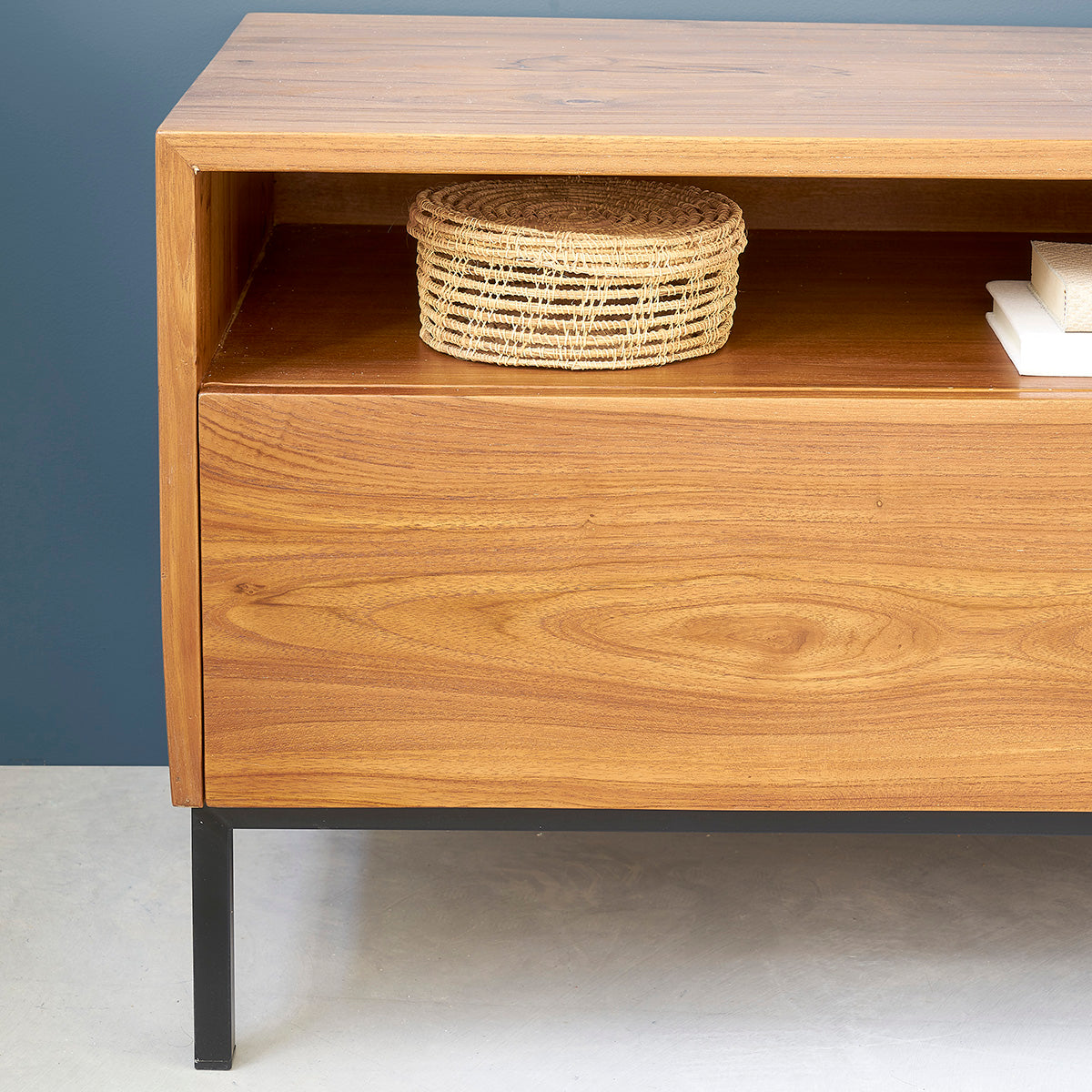 LINA - TV-Möbel aus massivem Teakholz und Metall 140 cm