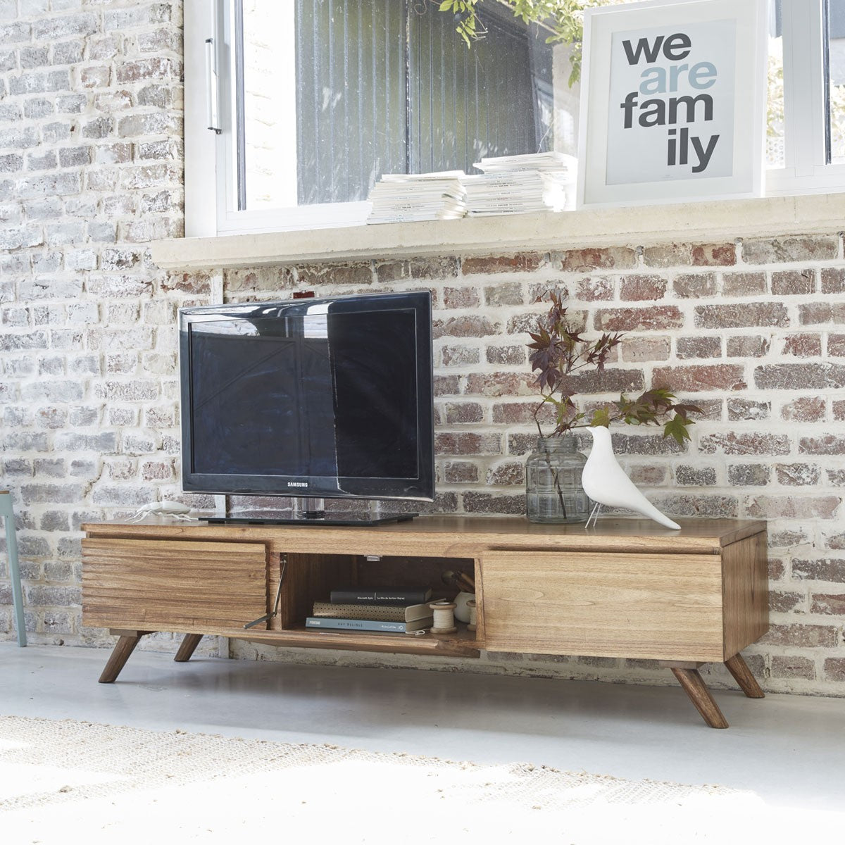 ODDA - TV-Möbel aus massivem Mindy 150 cm