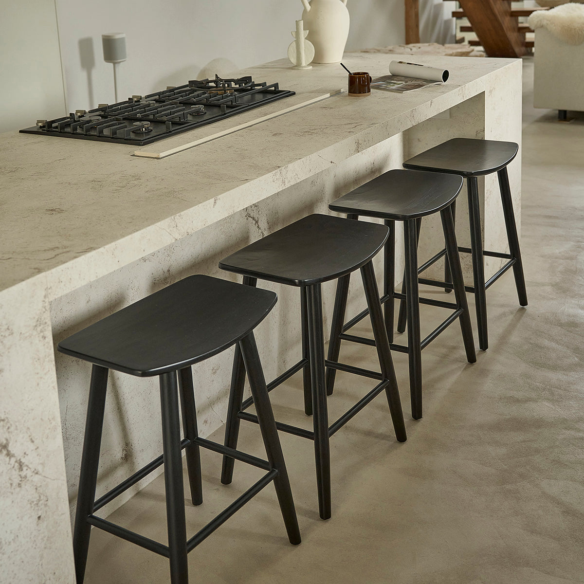 AMBRE - Hocker aus massivem Teakholz schwarz 75 cm