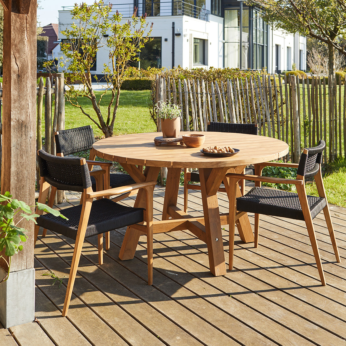GABRIELLE - Gartentisch aus massivem recyceltem Teakholz rund 6 Sitze