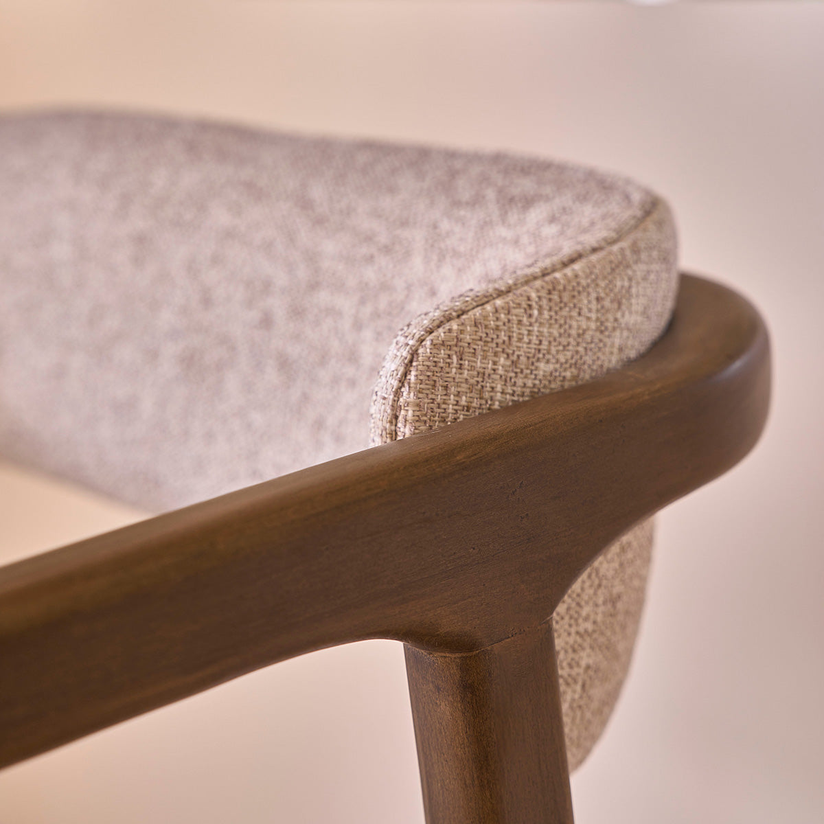 ÉLOI - Stuhl aus Massivholz und strukturiertem Stoff, cremefarbend