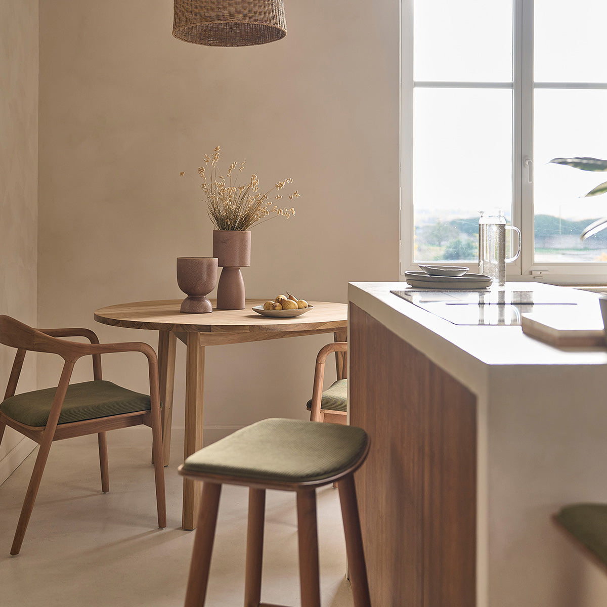 AMBRE - Set aus 2 Hockern aus massivem Teakholz und Sitzfläche aus Cord 75 cm