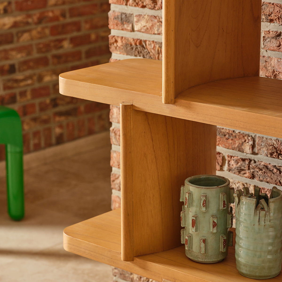 OTTO - Bücherregal aus naturbelassenem Mindi-Holz, 160 cm