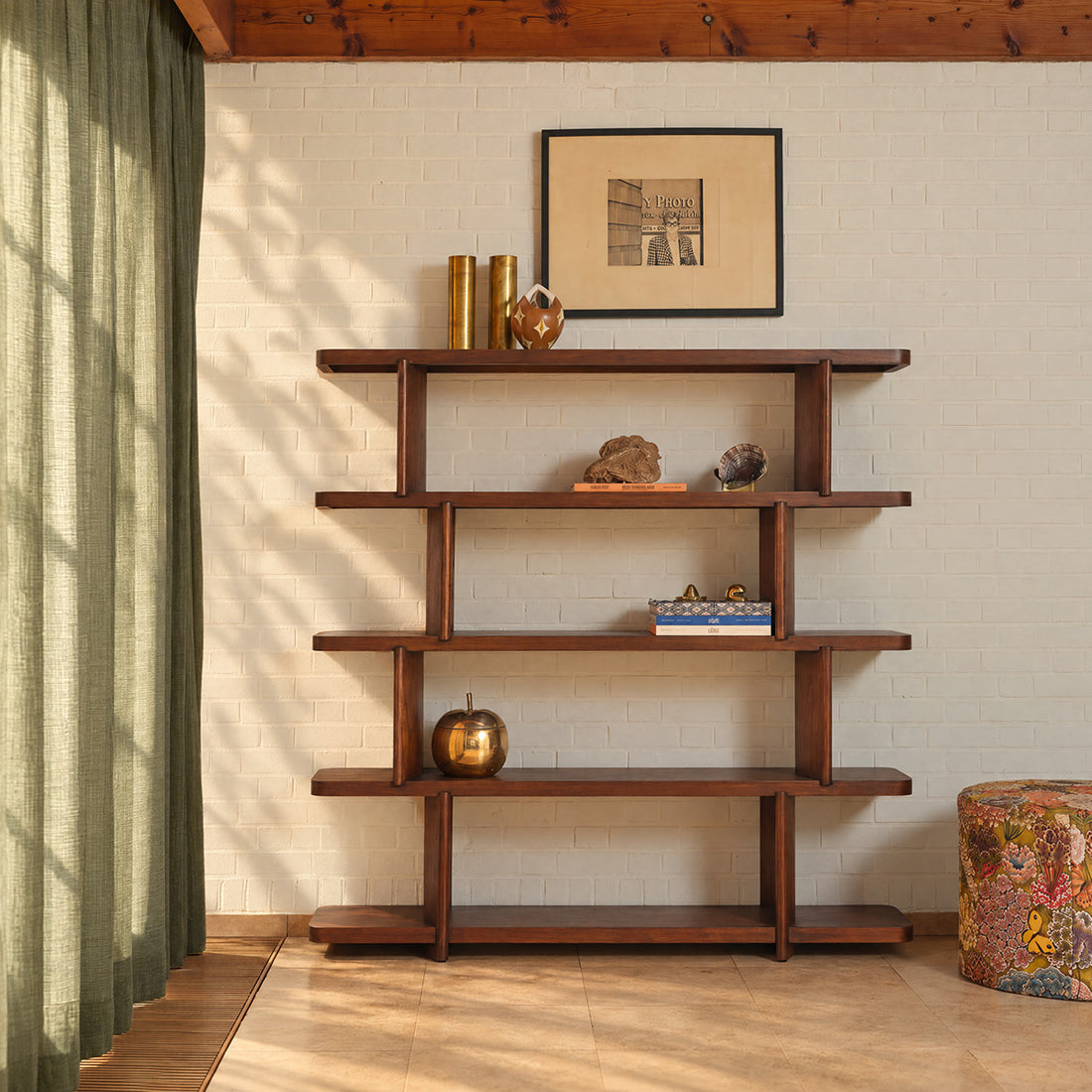 OTTO - Bücherregal aus braunem Mindi-Holz, 160 cm