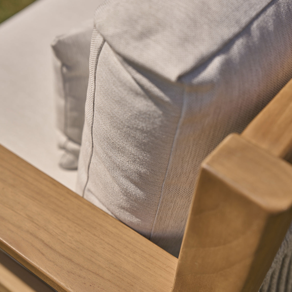 MAORA - Gartensofa aus massivem Teakholz