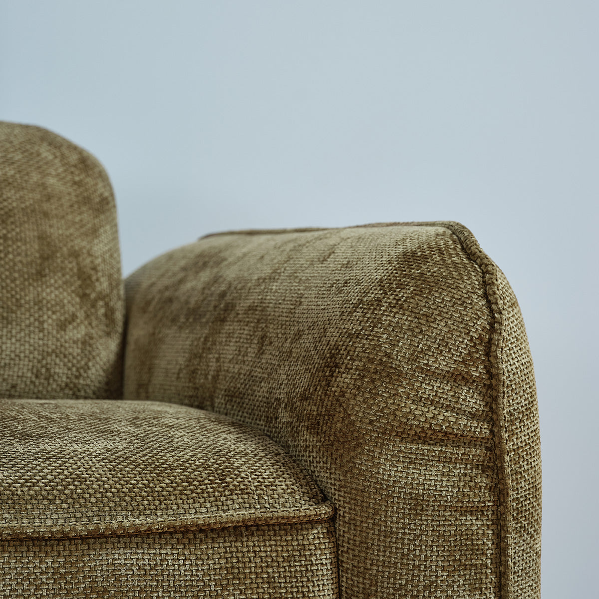 HECTOR - Gerades 3-Sitzer-Sofa aus khakifarbenem geflochtenem Samt