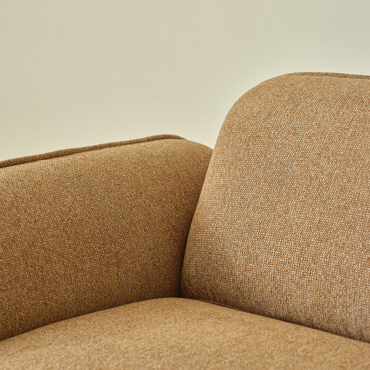 HECTOR - Gerades 3-Sitzer-Sofa aus hellbraun meliertem Strukturstoff