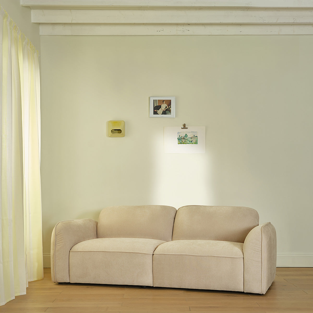 HECTOR - Gerades 3-Sitzer-Sofa aus beige meliertem Samt