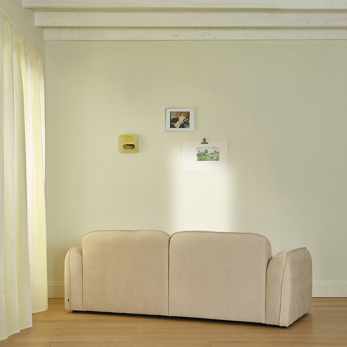 HECTOR - Gerades 3-Sitzer-Sofa aus beige meliertem Samt
