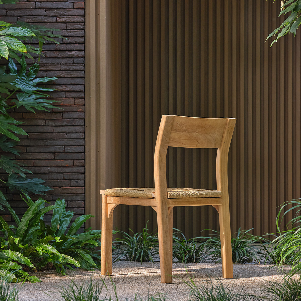 PIANA - Gartenstuhl aus massivem Teakholz und Rattan
