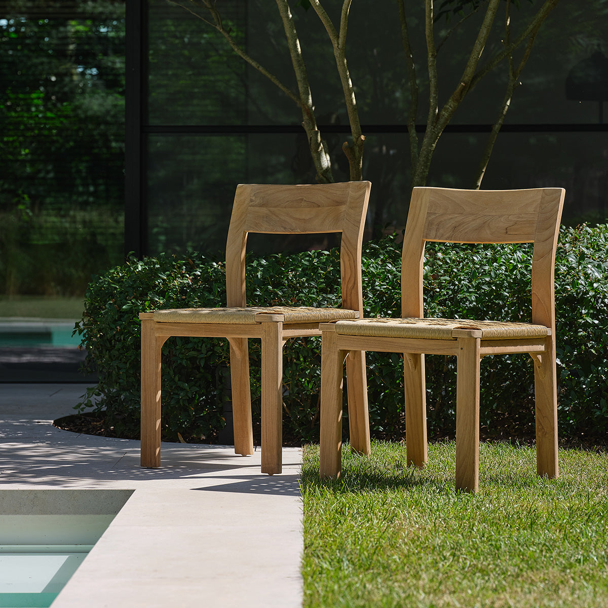 PIANA - Gartenstuhl aus massivem Teakholz und Rattan (2er-Set)