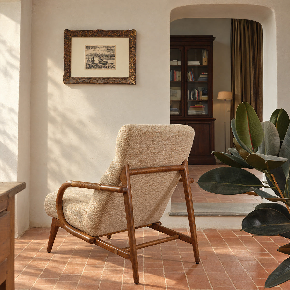 GABIN - Sessel aus massivem Mindi-Holz, Rattan und beige meliertem Stoff