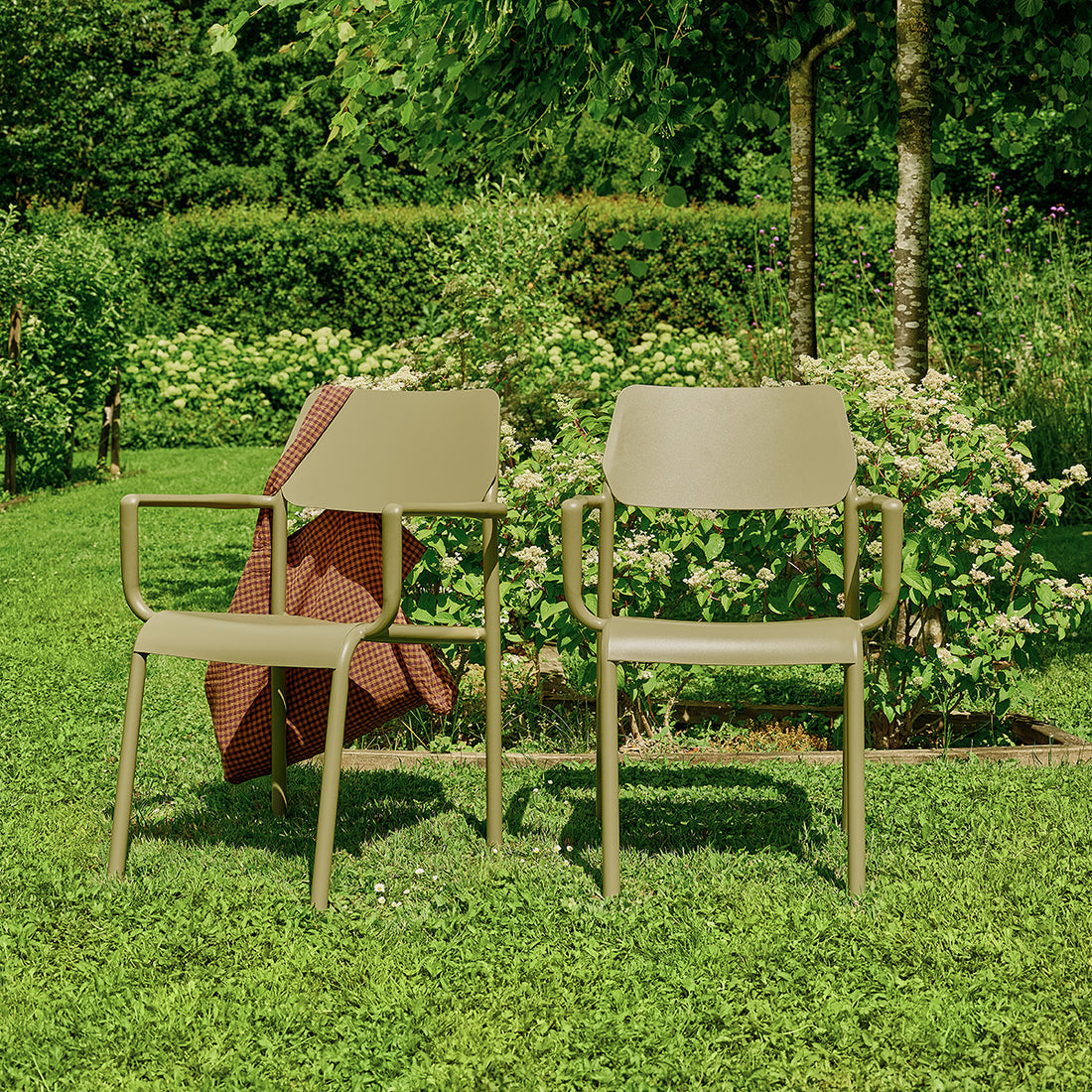 SARO - Gartenstuhl aus Aluminium und beigem Melange-Stoff (2er-Set)