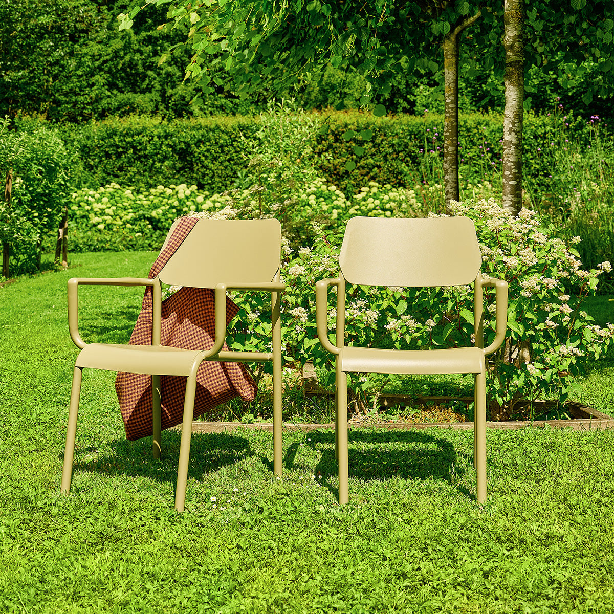 SARO - Gartenstuhl aus Aluminium und beigem Melange-Stoff (2er-Set)