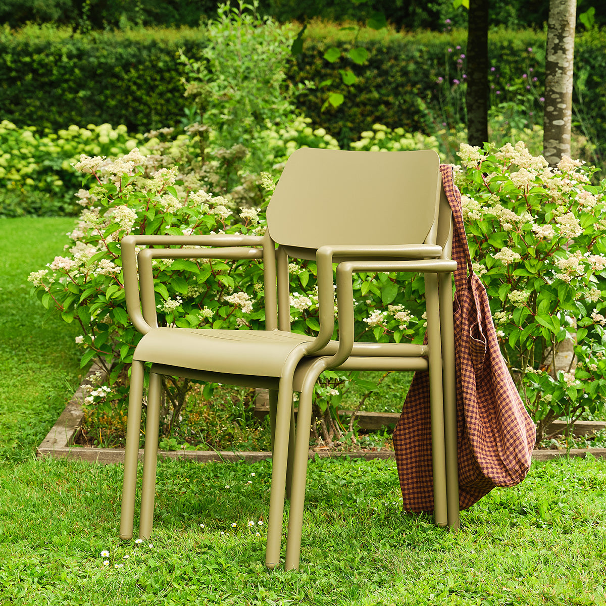 SARO - Gartenstuhl aus Aluminium und beigem Melange-Stoff (2er-Set)