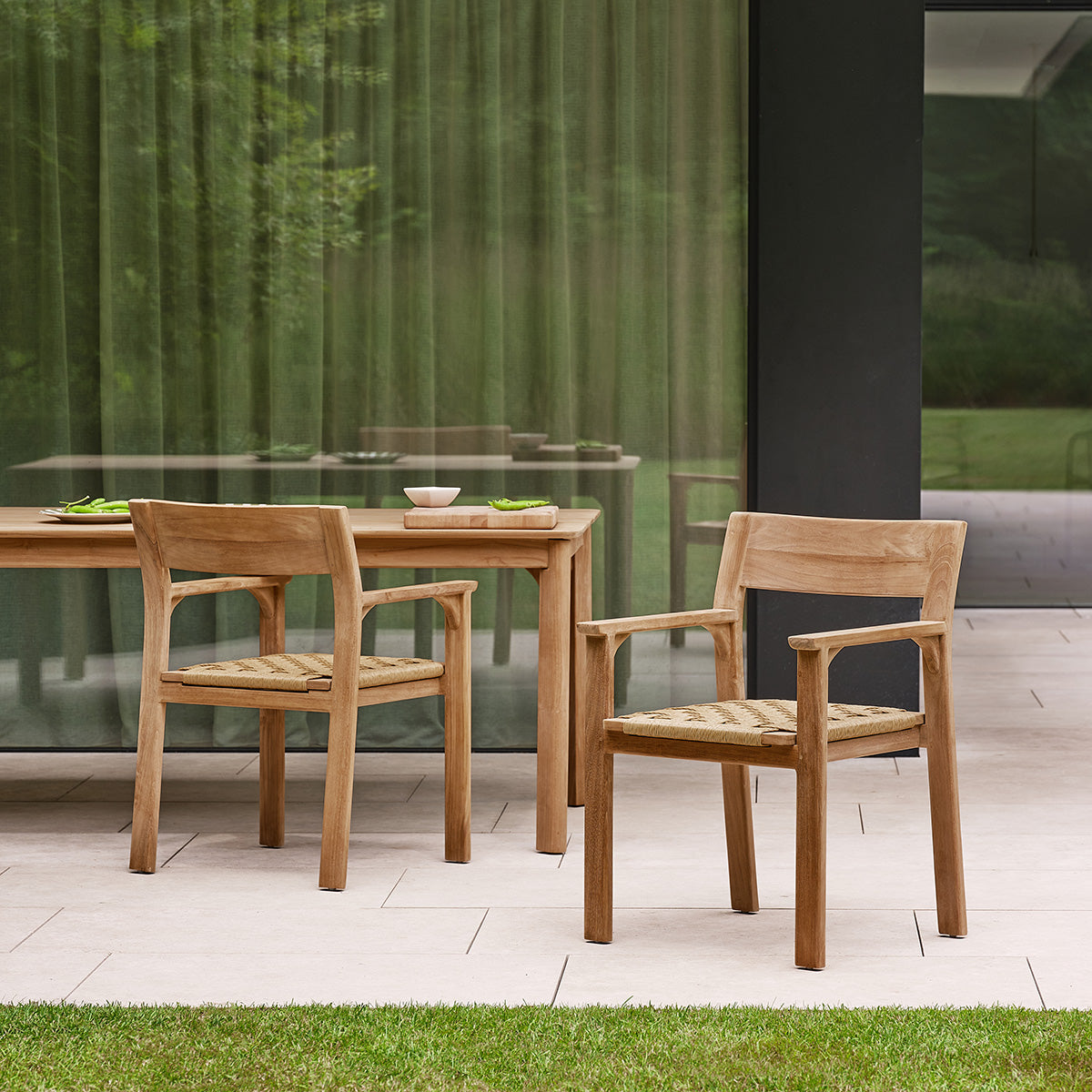 PIANA - Gartensessel aus massivem Teakholz und Rattan (2er-Set)