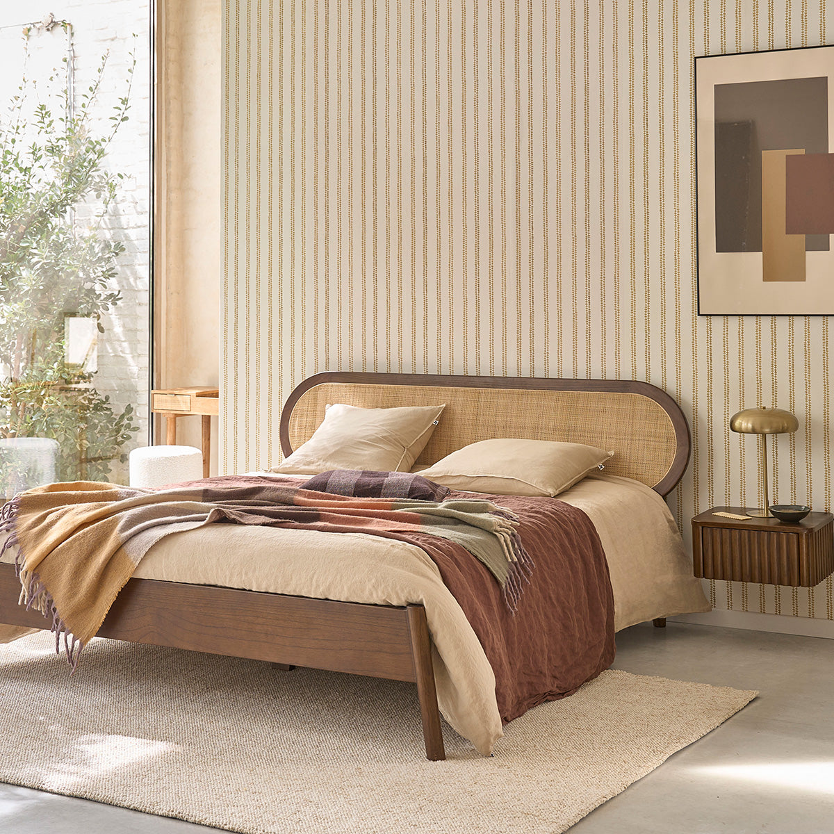 LILA - Bett aus Mindi-Holz und Rohrgeflecht mit Walnuss-Finish, 160 cm, mit Lattenrost