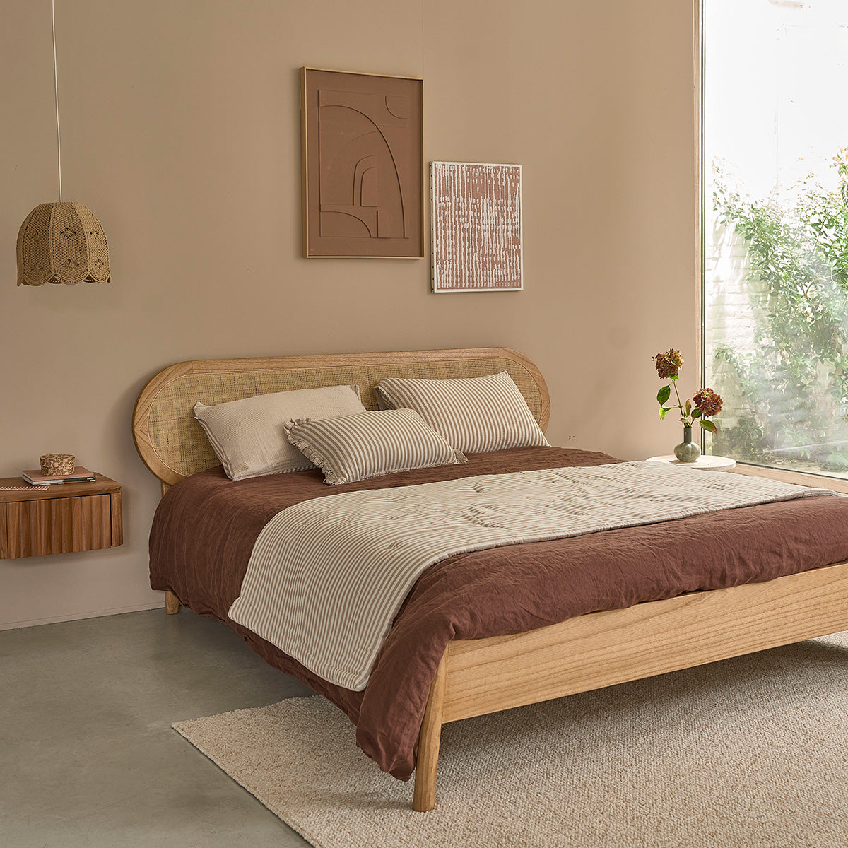 Bett aus Mindi-Holz und Rohrgeflecht, 160 cm