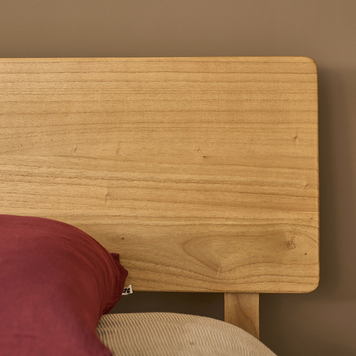 MAIA - Bett aus Mindi-Holz, 160 cm, mit Lattenrost