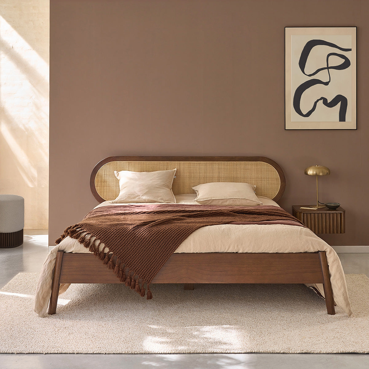 LILA - Bett aus Mindi-Holz und Rohrgeflecht, in Nussbaumoptik, 180 cm, inklusive Lattenrost