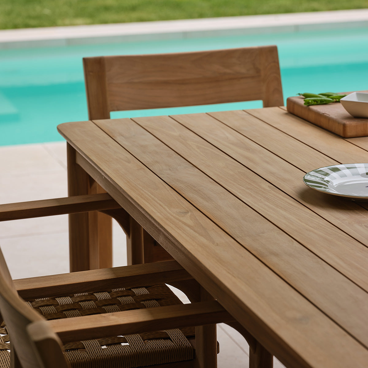 PIANA - Gartenmöbel aus massivem Teakholz und Rattan für 6 Personen.