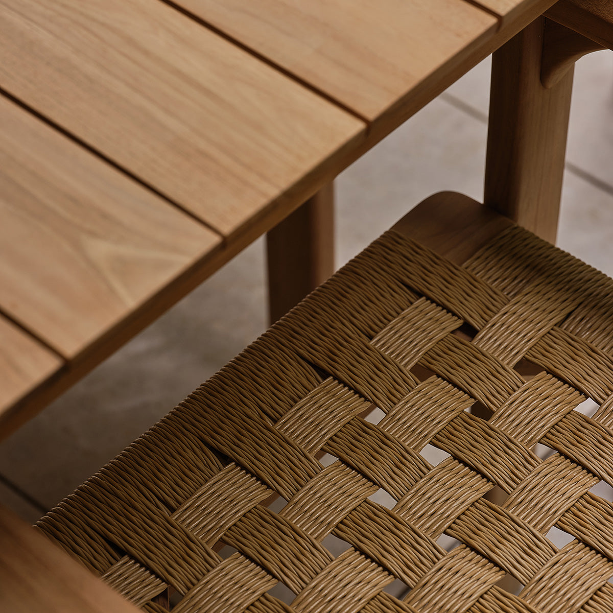 PIANA - Gartenmöbel aus massivem Teakholz und Rattan für 6 Personen.