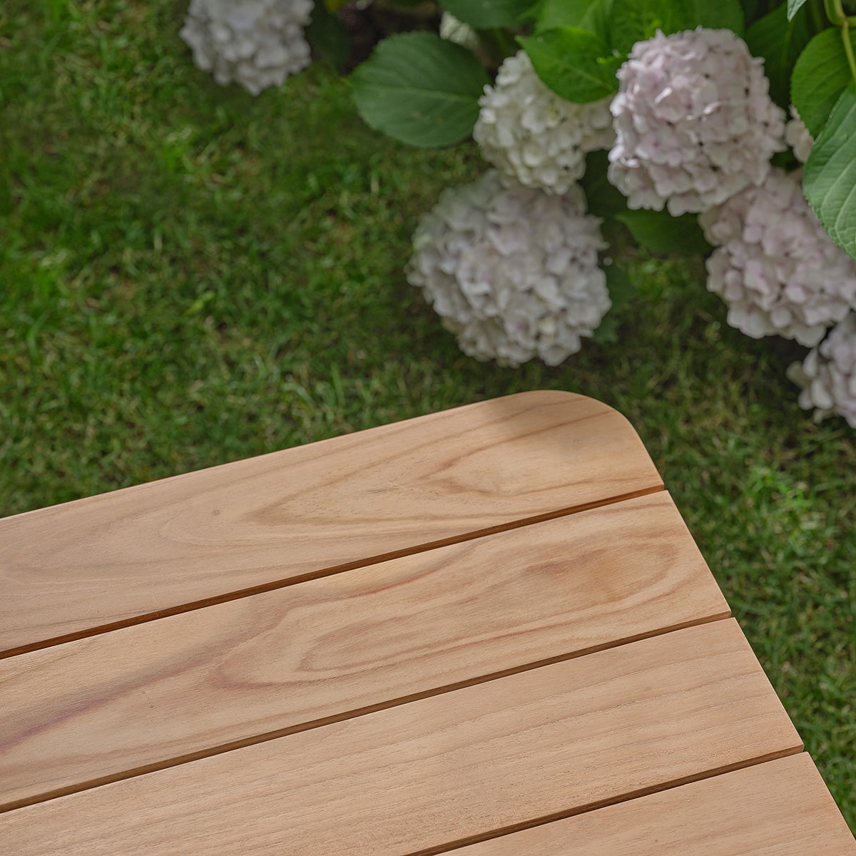 PIANA - Beistelltisch für den Garten aus massivem Premium-Teakholz
