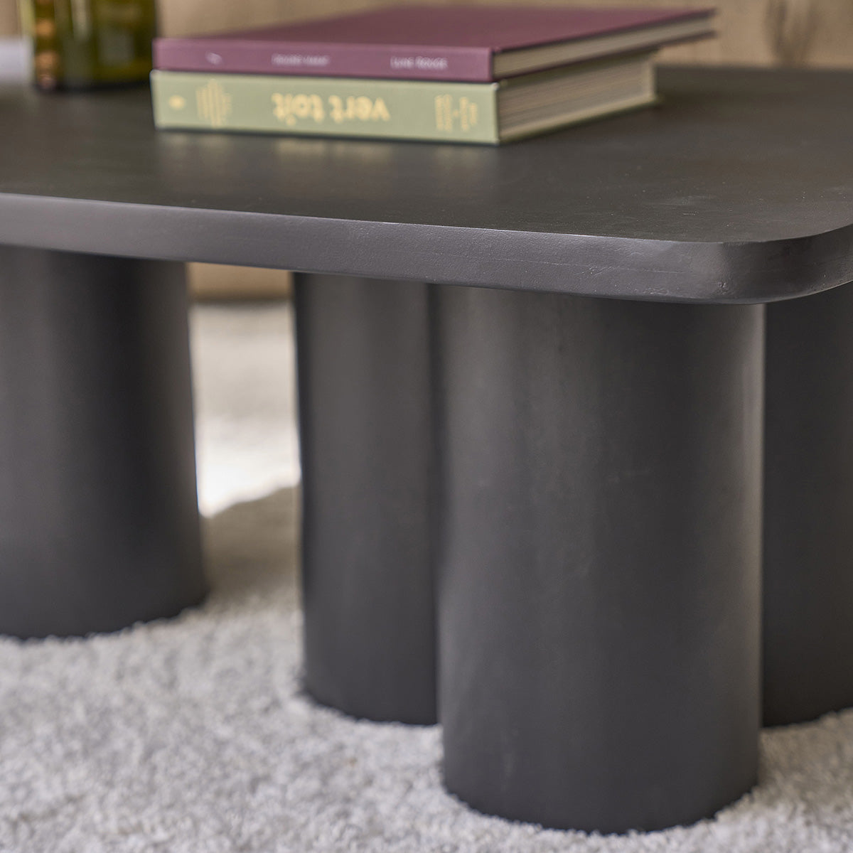 CLEO - Couchtisch aus massivem schwarzem Mangoholz, 120 cm