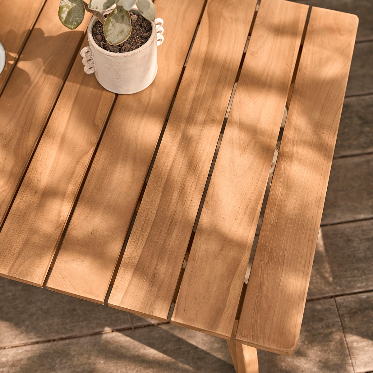 BARI - Garten-Couchtisch aus massivem Teakholz