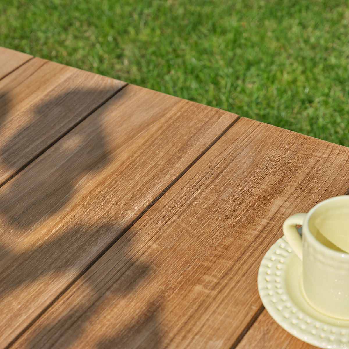 CALVI - Garten-Couchtisch aus massivem Teakholz, 140 cm