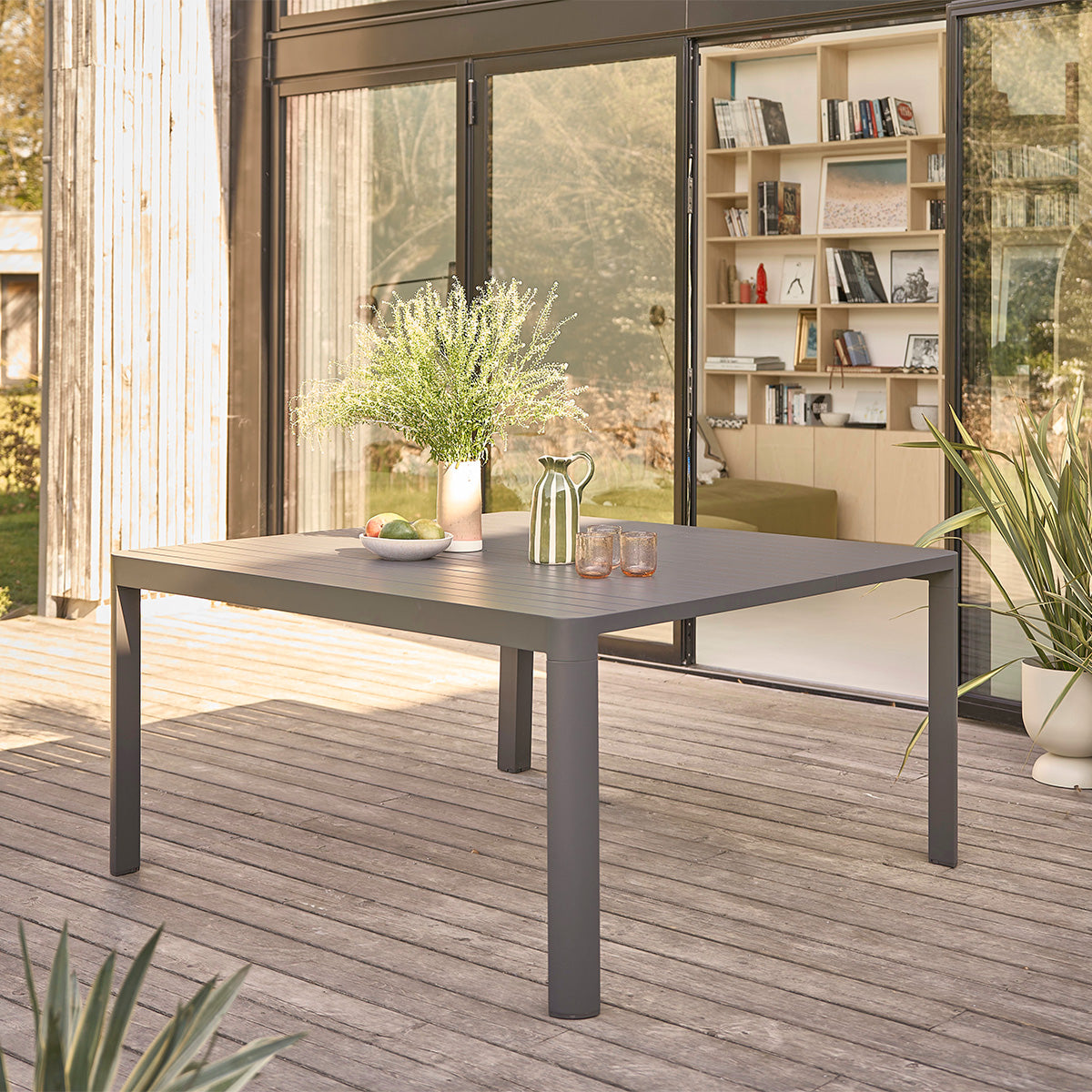 LAGON - Quadratischer ausziehbarer Aluminium-Gartentisch 4/8 pers.