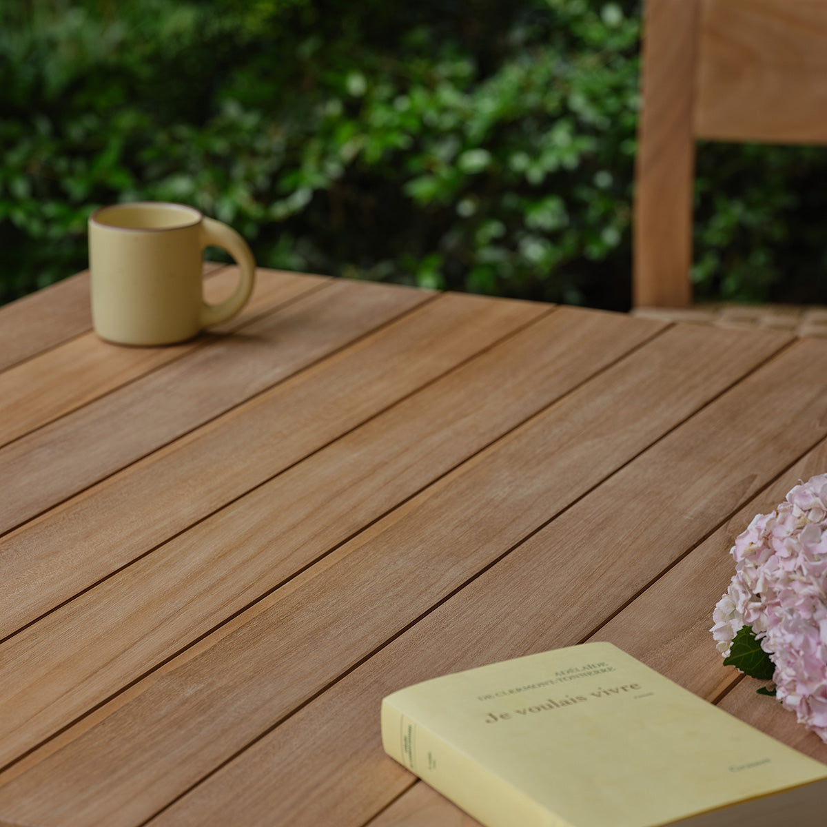 PIANA - Hoher Gartentisch aus massivem Teakholz für 4 Personen