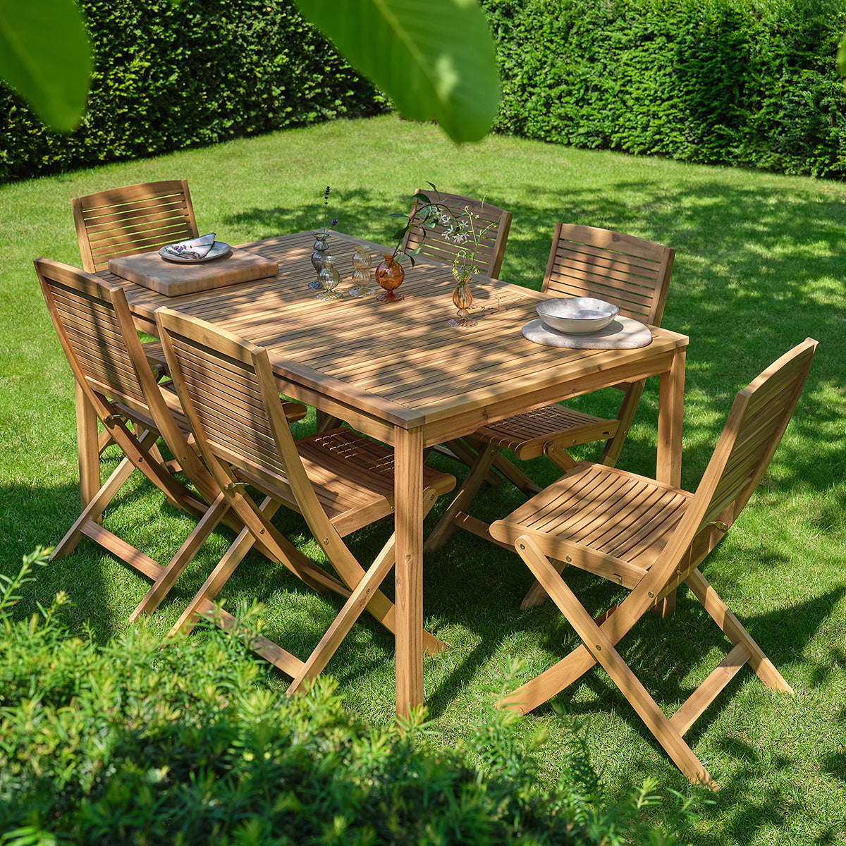 MILOS - Gartentisch aus massivem, geöltem Akazienholz, 150 cm
