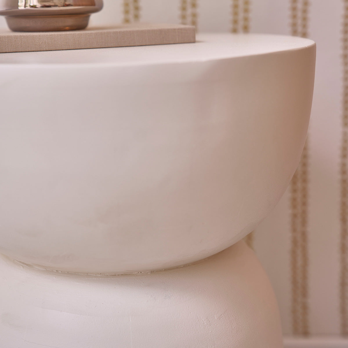 ORION - Beistelltisch aus massivem Mangoholz in Betoneffekt