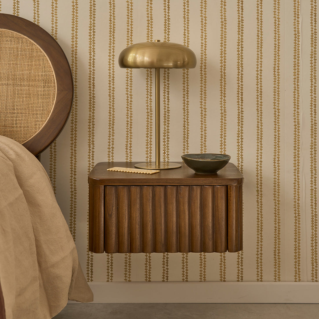 TRINIDAD - Nachttisch aus Mindiholz, hängend, 45 cm