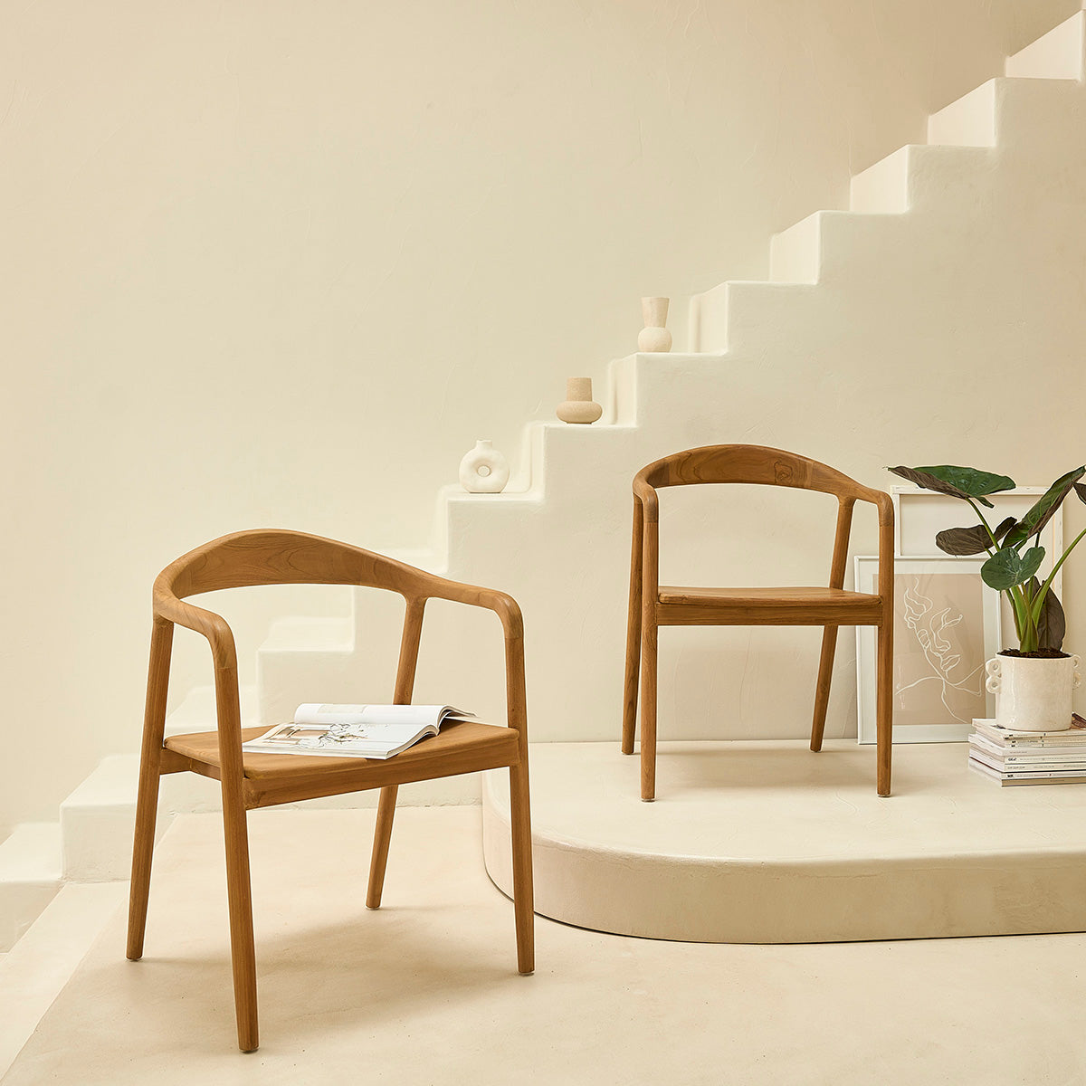 AMBRE - Set aus 2 Stühlen aus massivem Teakholz