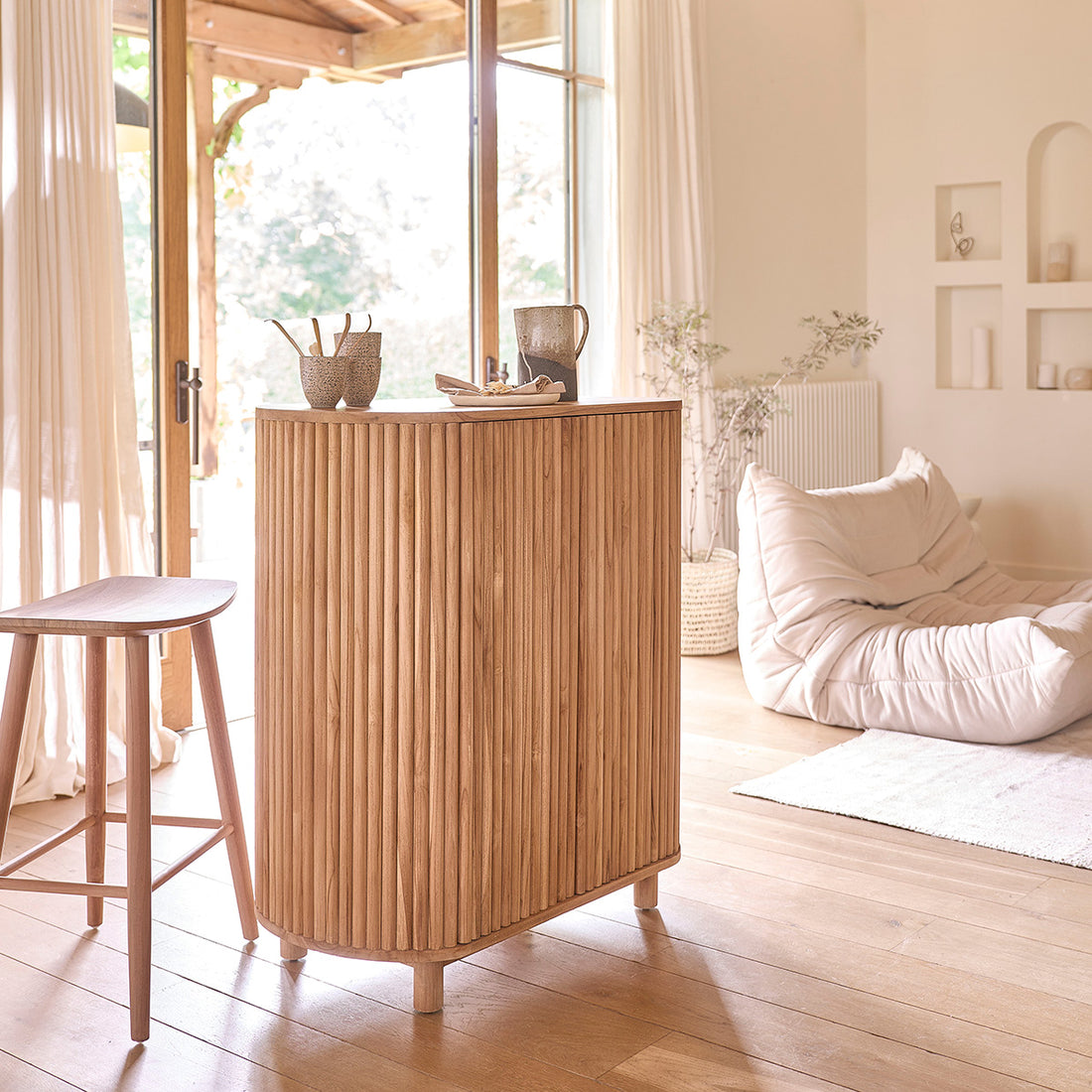 COLINE - Barschrank aus massivem Teakholz 90 cm