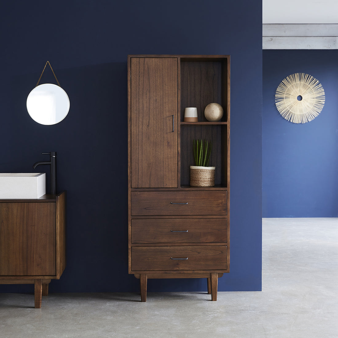 VINTAGE - Doppelter Badezimmer-Hochschrank aus massivem Mindi 170 cm